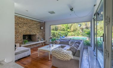 Venta Casa Haras del Pilar La Pradera 6 amb, 4 dor, 3 baños, toilette, 2 cocheras, pileta. Excelente