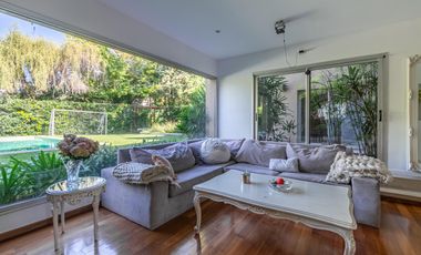 Venta Casa Haras del Pilar La Pradera 6 amb, 4 dor, 3 baños, toilette, 2 cocheras, pileta. Excelente