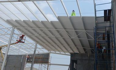 RENTA Bodega a ESTRENAR en av. Cumbres de las Americas, Santa Catarina