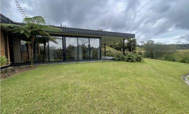 CASA CAMPESTRE EN PARCELACIÓN EN EL RETIRO