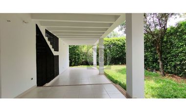 SE VENDE O ARRIENDA CASA CAMPESTRE CONJUNTO PASO REAL YOPAL