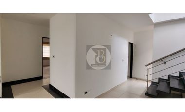 SE VENDE O ARRIENDA CASA CAMPESTRE CONJUNTO PASO REAL YOPAL