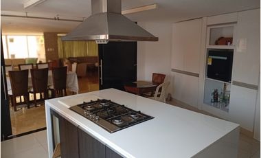 APTO REMODELADO EN ALTOS DE RIOMAR