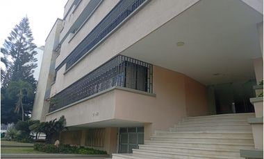 APTO REMODELADO EN ALTOS DE RIOMAR
