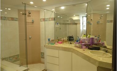 APTO REMODELADO EN ALTOS DE RIOMAR