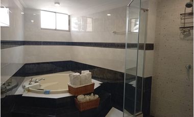 APTO REMODELADO EN ALTOS DE RIOMAR