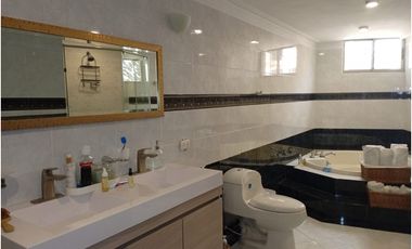 APTO REMODELADO EN ALTOS DE RIOMAR