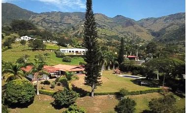 Finca en Arriendo en Copacabana, Antioquia