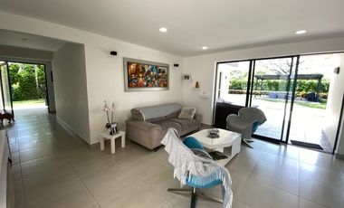 SE ALQUILA CASA CAMPESTRE  EN LA TORRE CONDOMINIO LOS SAMANES DE ROZO
