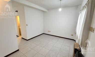 Alquiler de Monoambiente con cochera, en La Plata