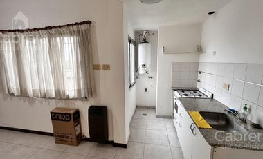 Alquiler de Monoambiente con cochera, en La Plata