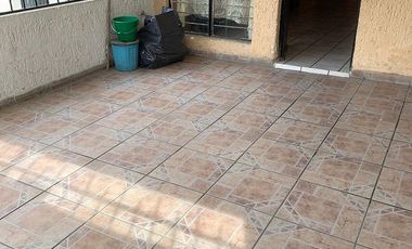Casa en Venta en Constitucion - Esteban Vaca Calderon 240