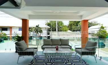Luxury Pool Villa on Thepprasit Road 5 bedrooms and 6 bathrooms Near Jomtien Beach & Walking Street, High Rental Potential