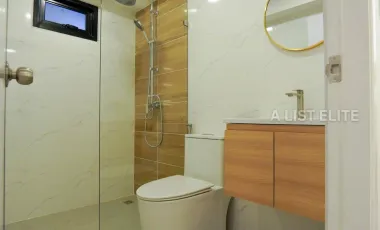 Luxury Pool Villa on Thepprasit Road 5 bedrooms and 6 bathrooms Near Jomtien Beach & Walking Street, High Rental Potential