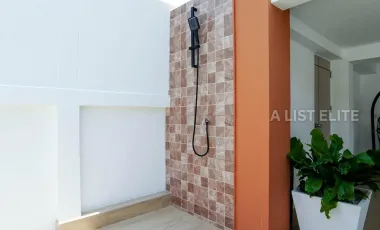 Luxury Pool Villa on Thepprasit Road 5 bedrooms and 6 bathrooms Near Jomtien Beach & Walking Street, High Rental Potential