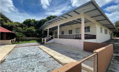 VENDO CASA El HATILLO - LAS UVAS