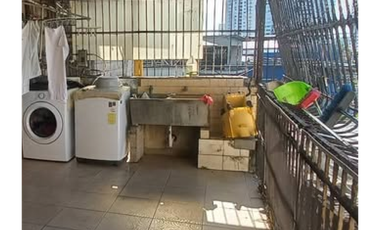 Venta de Casa con Galeras y Oficinas/ Pueblo Nuevo