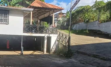 Venta de Casa con Galeras y Oficinas/ Pueblo Nuevo