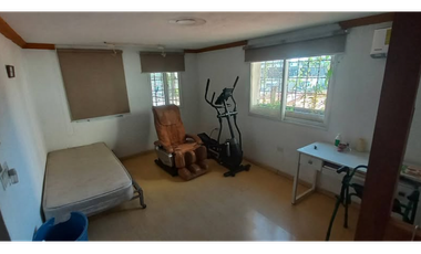 Venta de Casa con Galeras y Oficinas/ Pueblo Nuevo