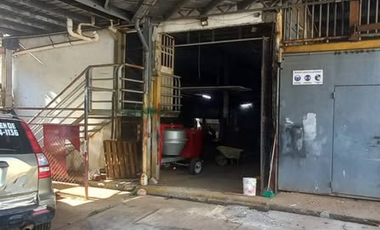 Venta de Casa con Galeras y Oficinas/ Pueblo Nuevo