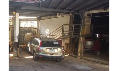 Venta de Casa con Galeras y Oficinas/ Pueblo Nuevo