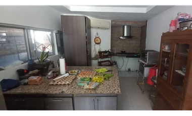 Venta de Casa con Galeras y Oficinas/ Pueblo Nuevo