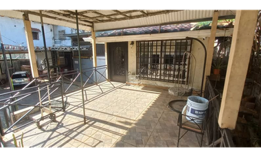 Venta de Casa con Galeras y Oficinas/ Pueblo Nuevo
