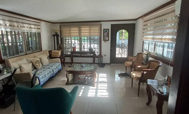 Venta de Casa con Galeras y Oficinas/ Pueblo Nuevo