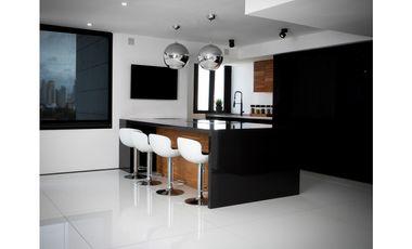 Se vende Penthouse en Paitilla, completamente amoblado