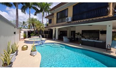 Alquiler de casa en Costa del Este – PH Antigua