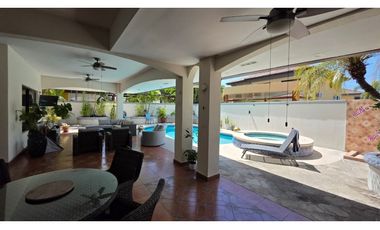 Alquiler de casa en Costa del Este – PH Antigua