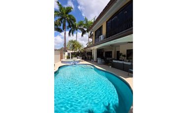 Alquiler de casa en Costa del Este – PH Antigua
