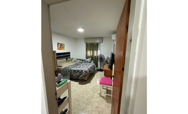Duplex dos hab, dos baños con gas natural, cochera, patio