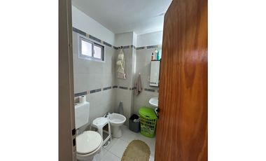 Duplex dos hab, dos baños con gas natural, cochera, patio