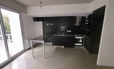 VENTA DEPTO 2 AMBIENTES. COCHERA. FLORIDA.
