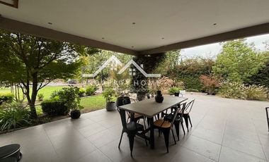 ARRIENDO CASA PARCELA 6 DORM+ESCRITORIO+SERV CHICUREO CENTRO