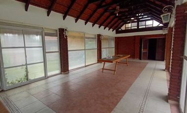 SE ALQUILA CASA  CON PILETA