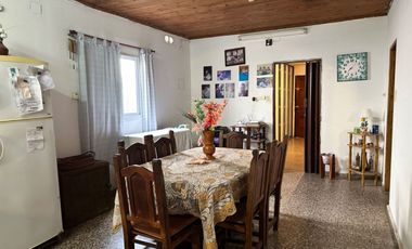 SE VENDE O PERMUTA CASA INTERNA - NO PH -
