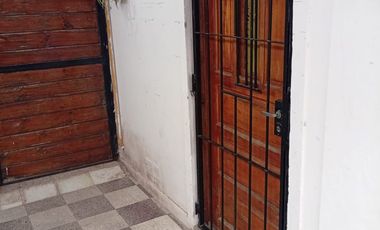 SE VENDE O PERMUTA CASA INTERNA - NO PH -