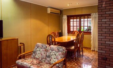 VENTA CASA  4 AMBIENTES SANTOS LUGARES