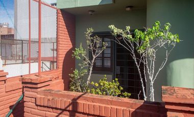 VENTA CASA  4 AMBIENTES SANTOS LUGARES