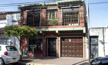 VENTA CASA  4 AMBIENTES SANTOS LUGARES