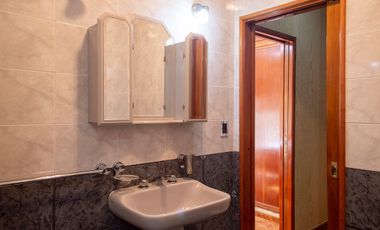 VENTA CASA  4 AMBIENTES SANTOS LUGARES