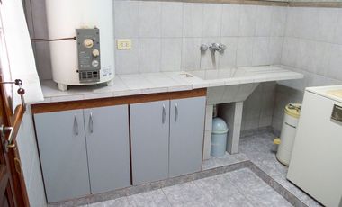 VENTA CASA  4 AMBIENTES SANTOS LUGARES