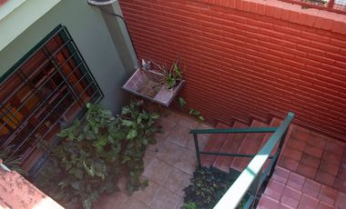 VENTA CASA  4 AMBIENTES SANTOS LUGARES