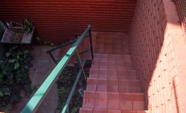 VENTA CASA  4 AMBIENTES SANTOS LUGARES