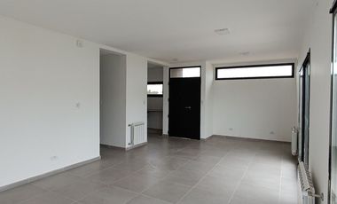 CASA EN VENTA EN SALTO, PROVINCIA DE BUENOS AIRES