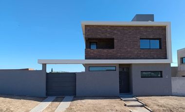 CASA EN VENTA EN SALTO, PROVINCIA DE BUENOS AIRES