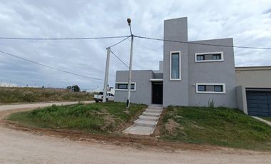 VENTA CASA EN SALTO PROVINCIA DE BUENOS AIRES