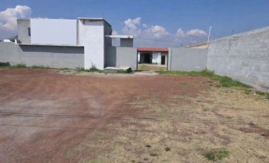 RENTA DE LOCAL COMERCIAL CON ESTACIONAMIENTO EN SAN JUAN DEL RIO, QUERETARO.